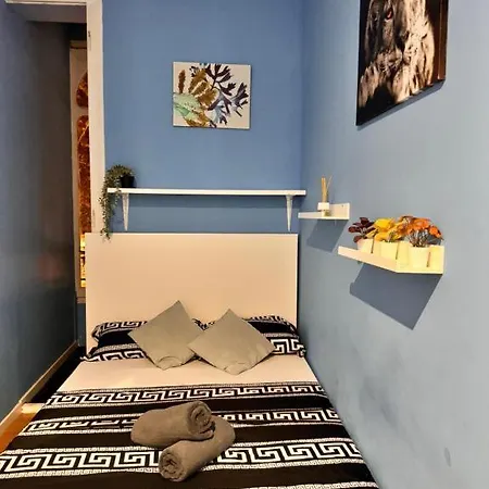 Rooms In Spacious Apartment In City Center Barcelona Exterior foto