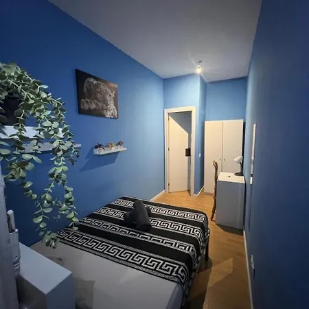 Rooms In Spacious Apartment In City Center Barcelona Exterior foto